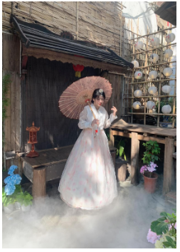Hanbok tiểu thư áo trắng tay voan dài váy voan hoa hồng