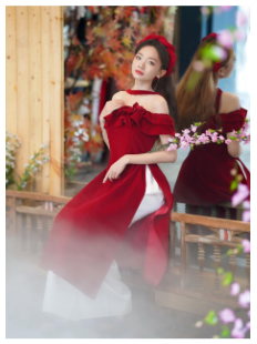Áo dài nhung đỏ trễ vai