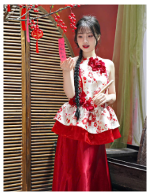Yếm đỏ hoa lệch