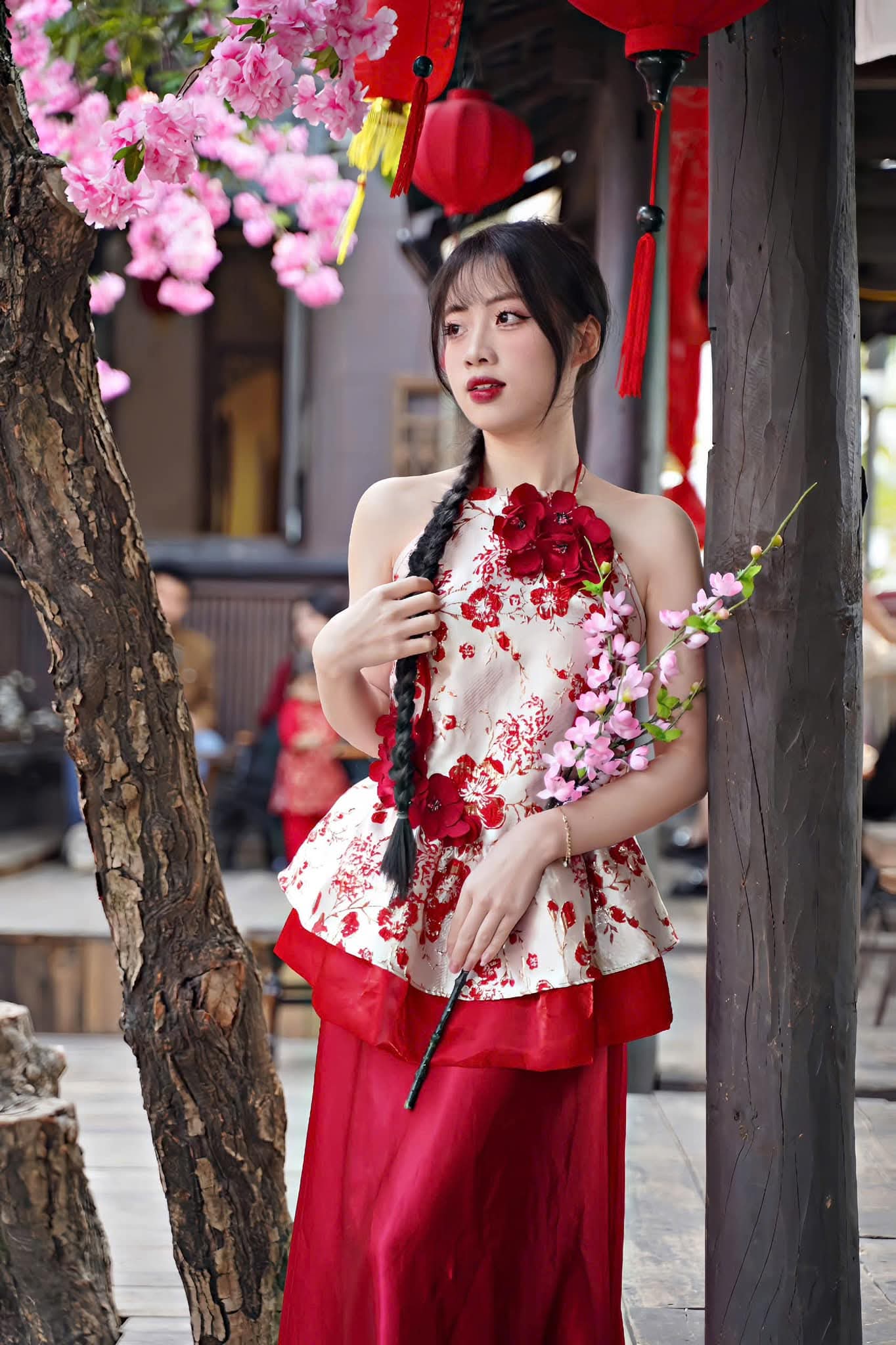 Yếm đỏ hoa lệch Y02
