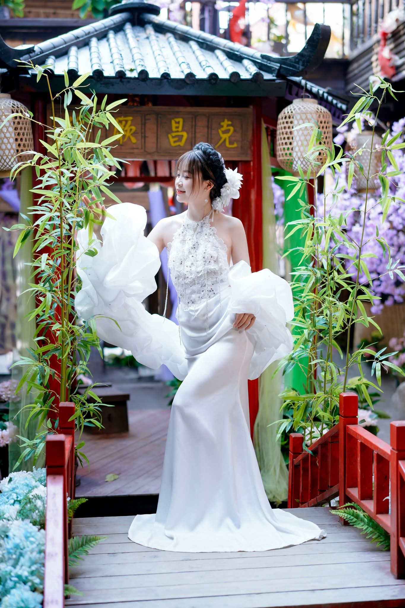 Yếm trắng tay phồng Y06