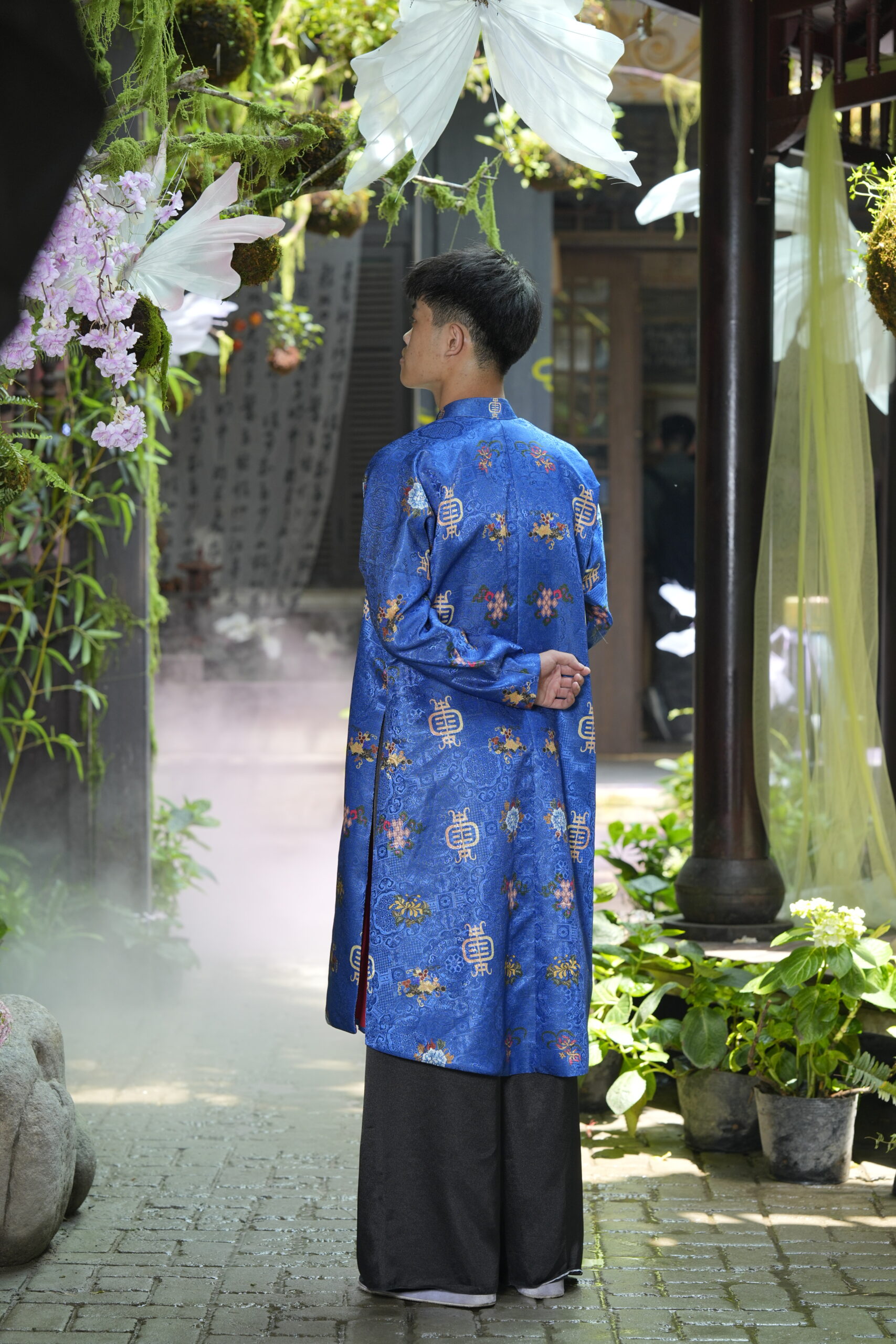 Việt Phục Nam