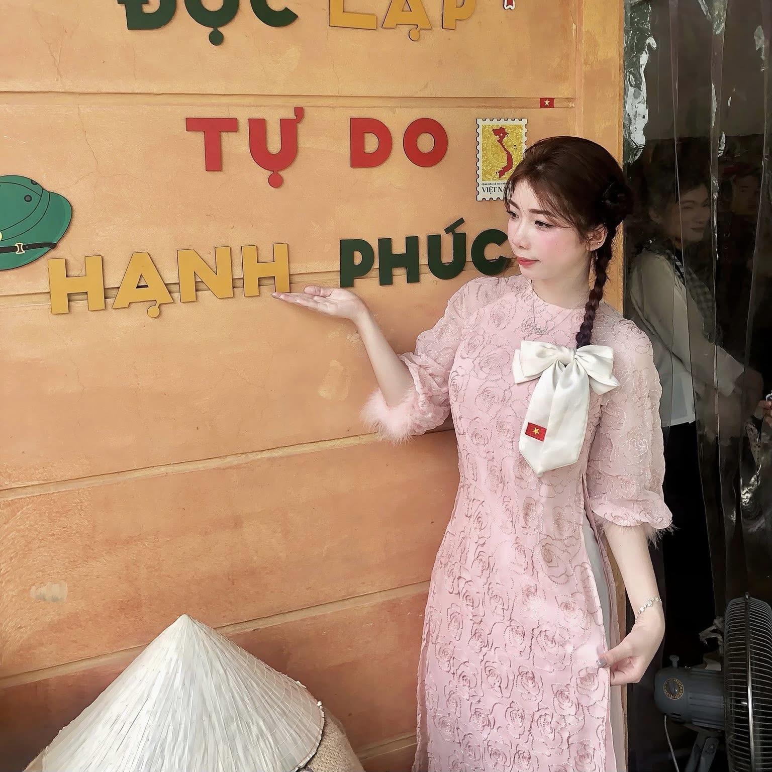 Áo Dài hoa hồng tay lông