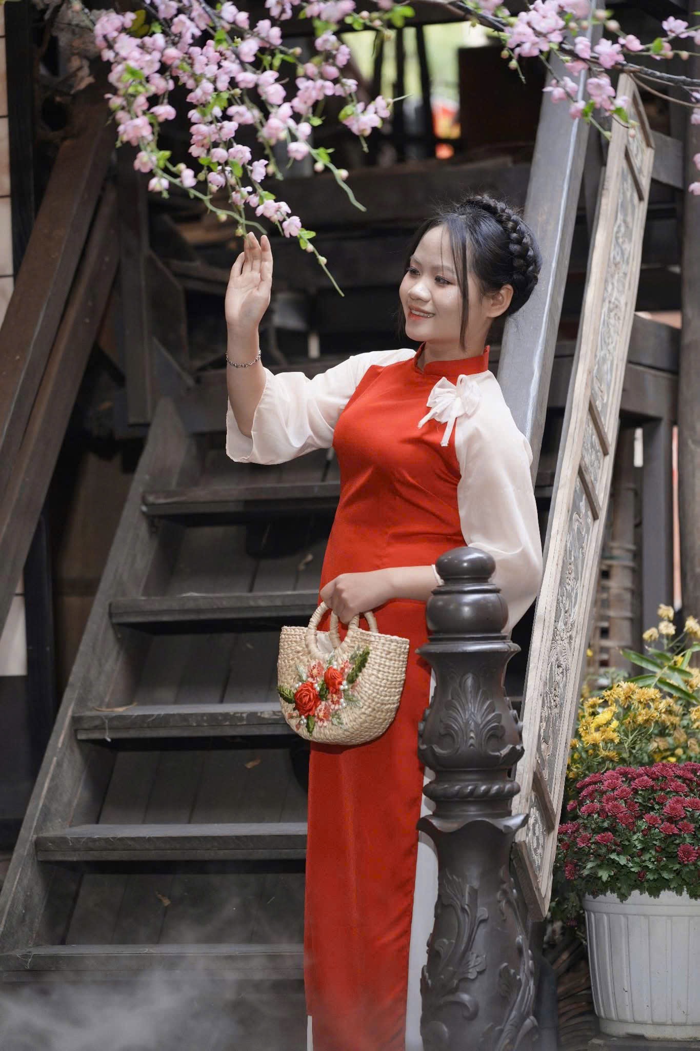Áo Dài đỏ tay kem
