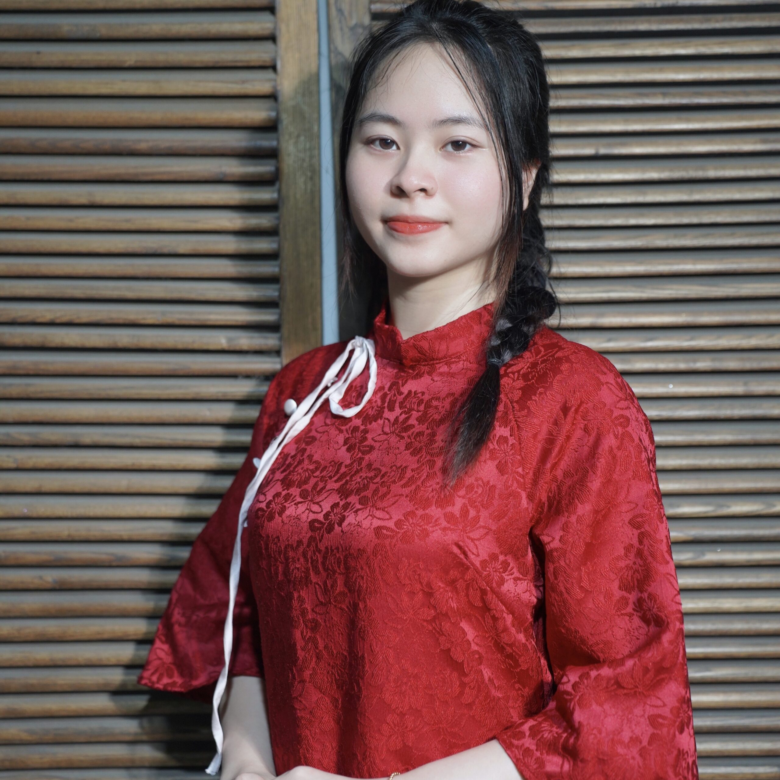 Áo Dài đỏ hoạ tiết