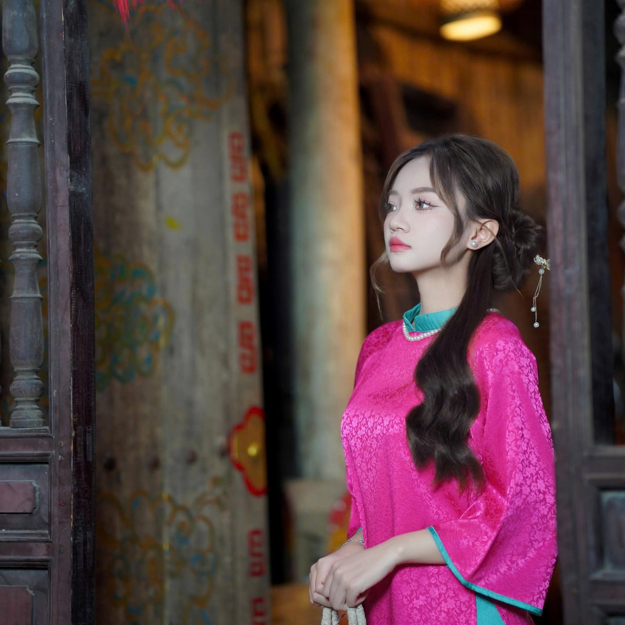 Áo Dài hồng viền xanh