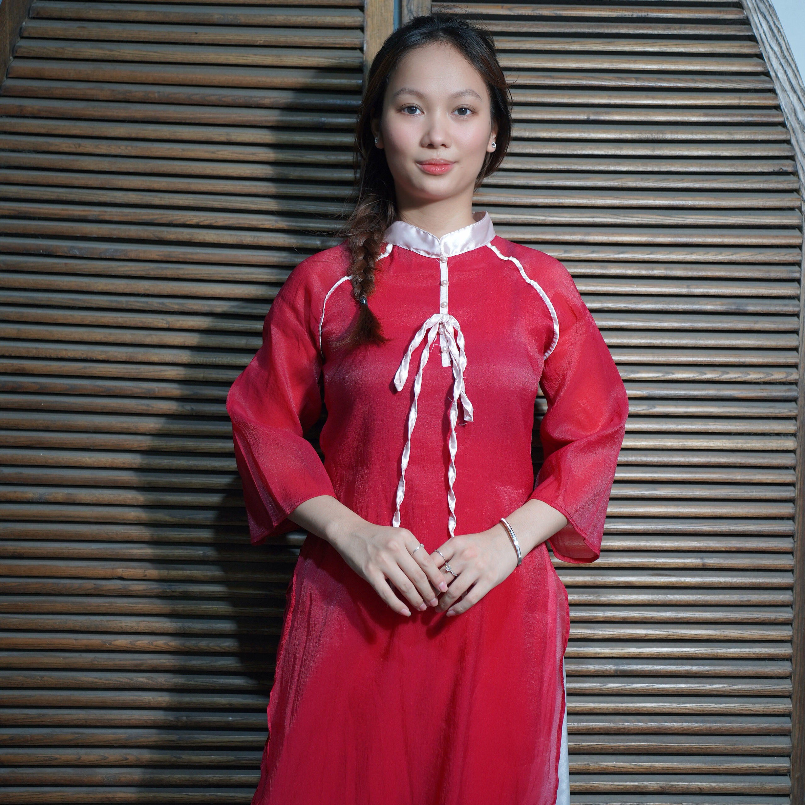 Áo Dài đỏ viền trắng
