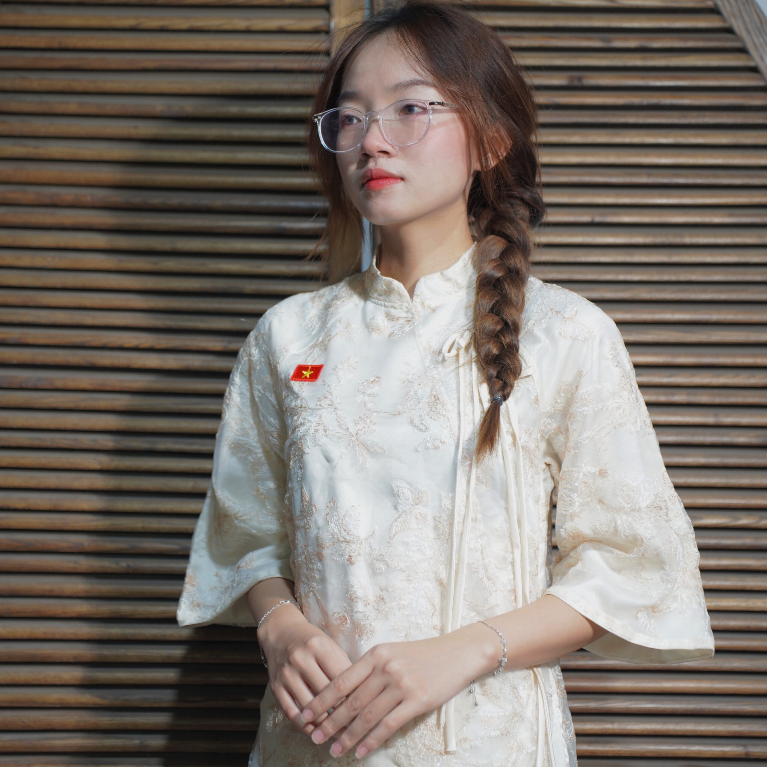 Áo Dài kem thêu nổi