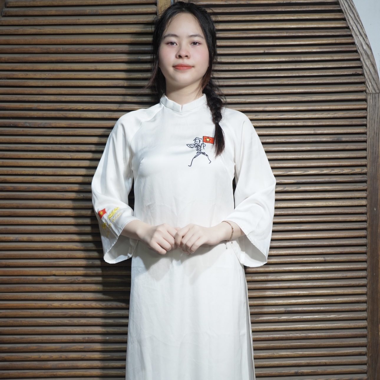 Áo Dài trắng xuông