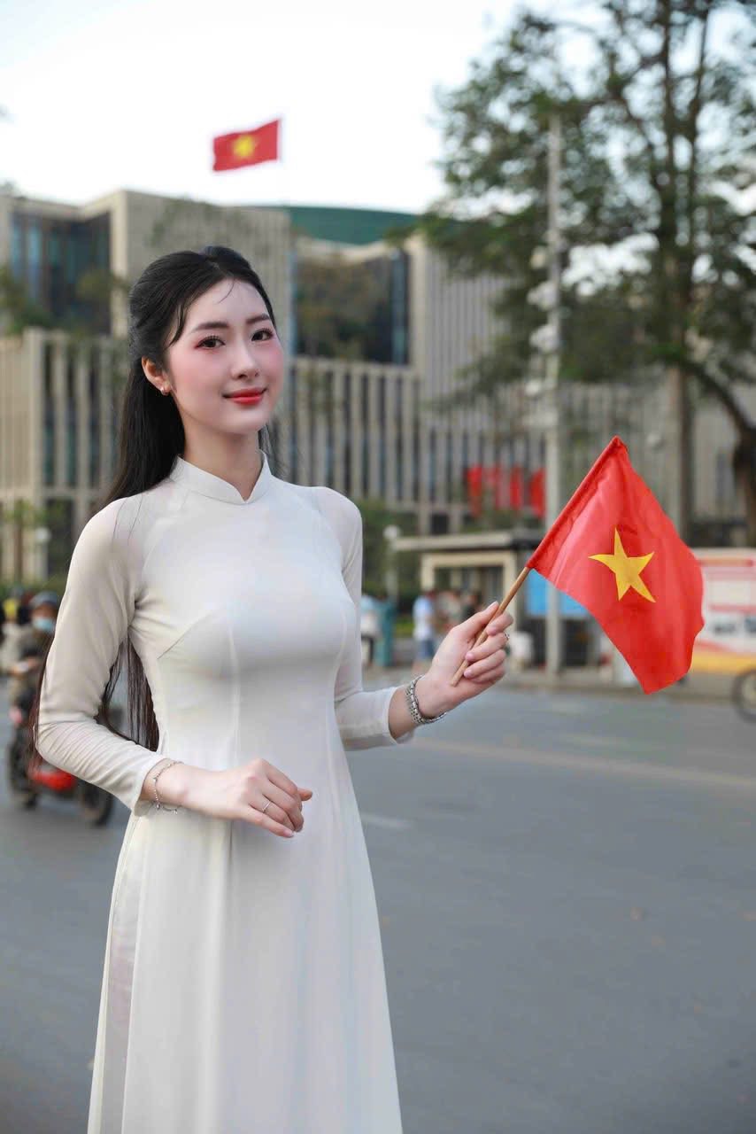Áo Dài trắng trơn