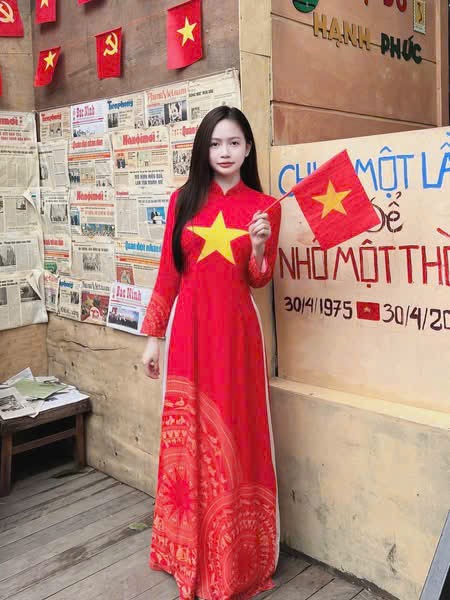 Áo Dài Cờ Đỏ Sao Vàng