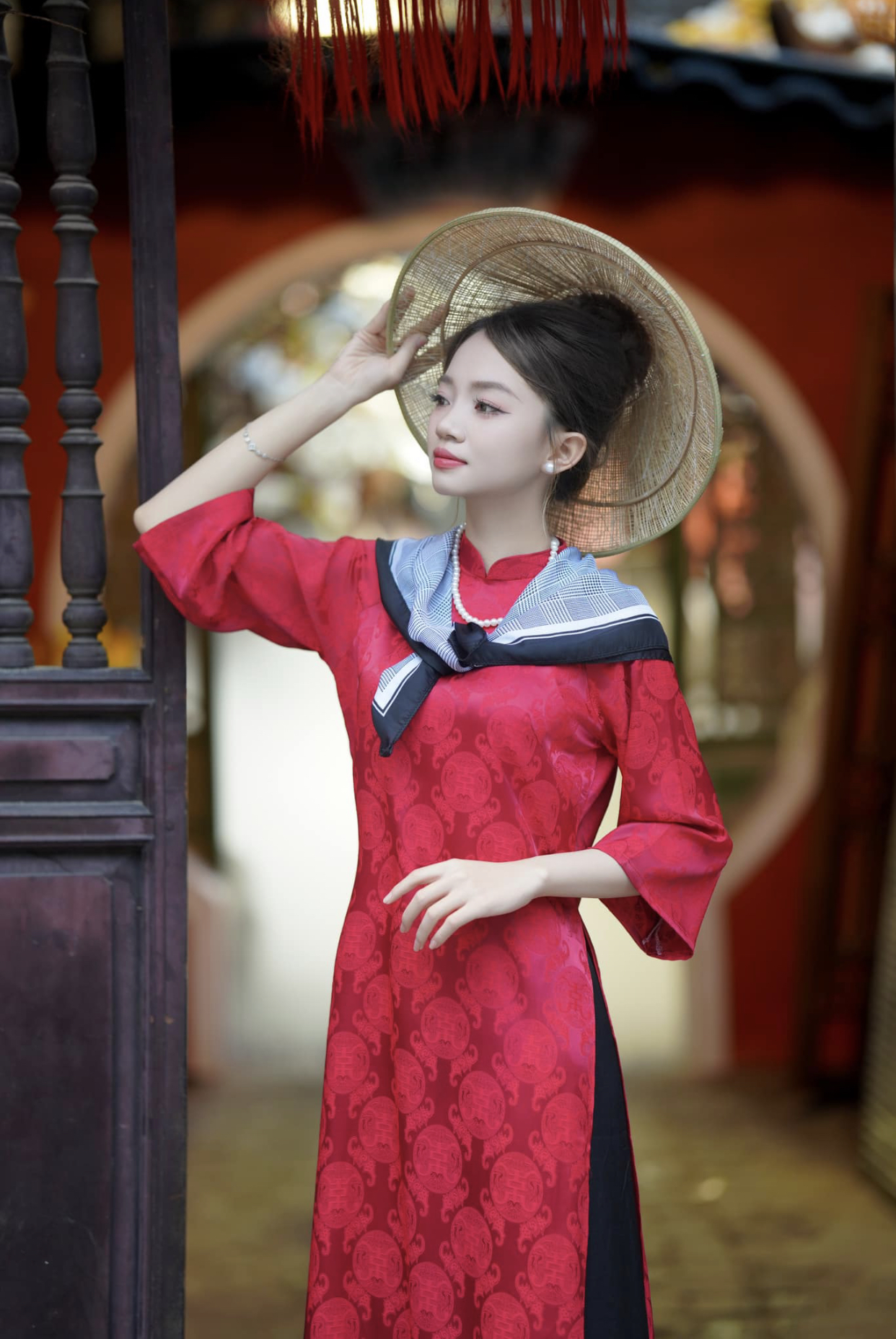 Áo Dài Đỏ Hoạ Tiết