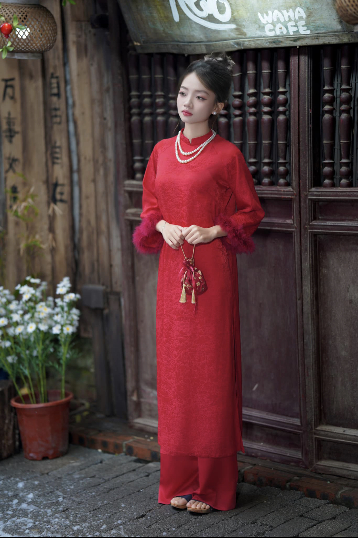 Áo Dài Đỏ Tay Lông