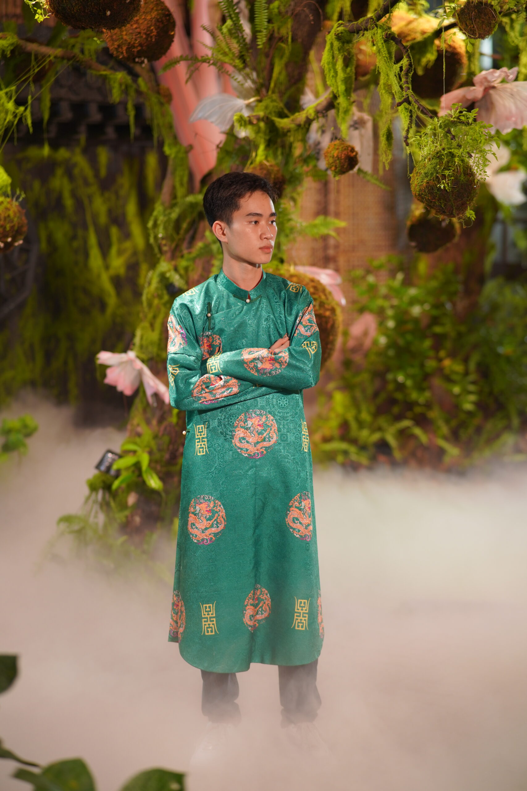 Việt Phục Nam