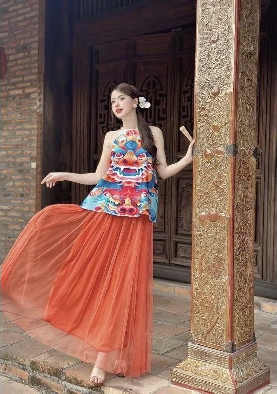 Yếm xanh dương họa tiết