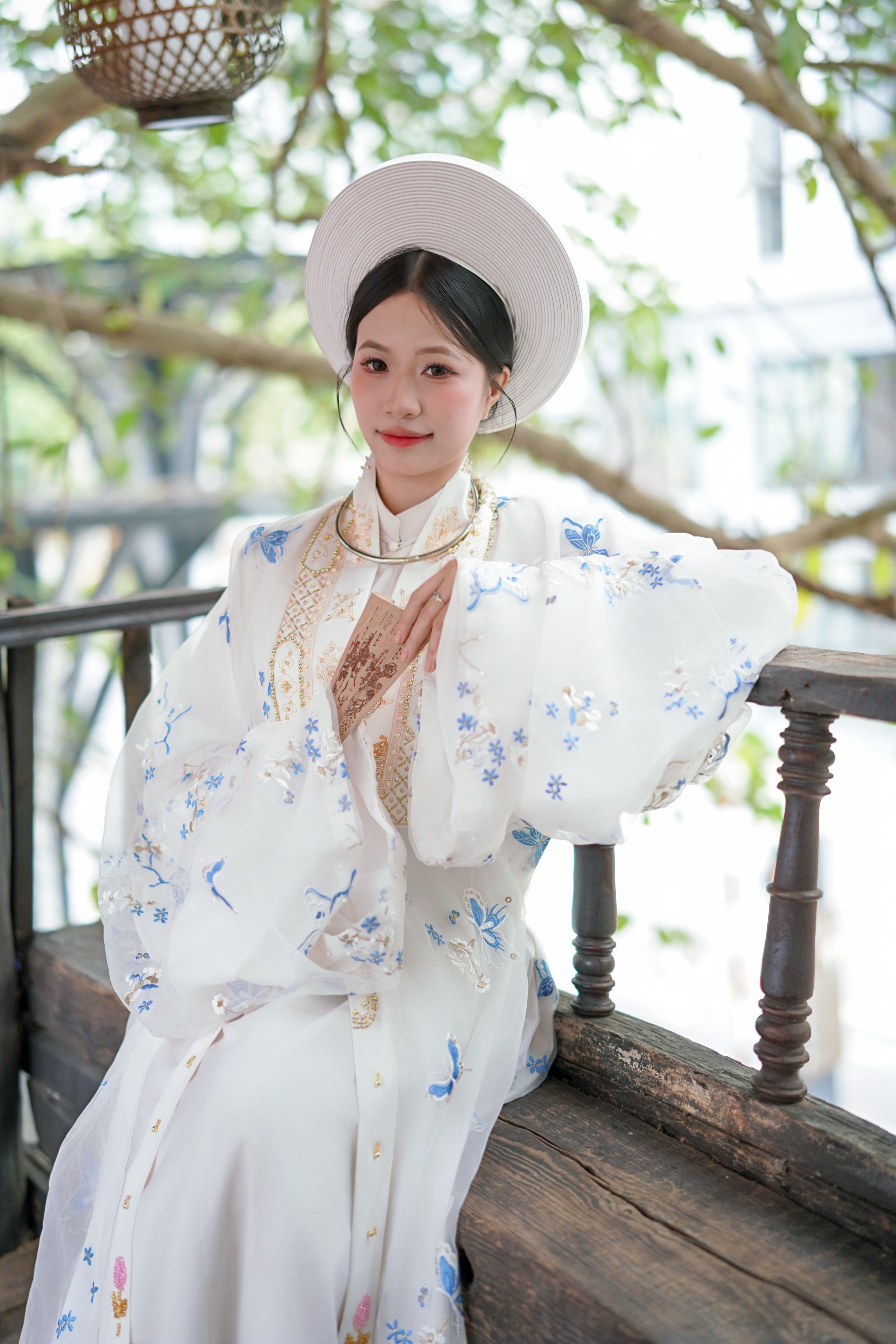 Nhật bình trắng hoa xanh (combo99-799)