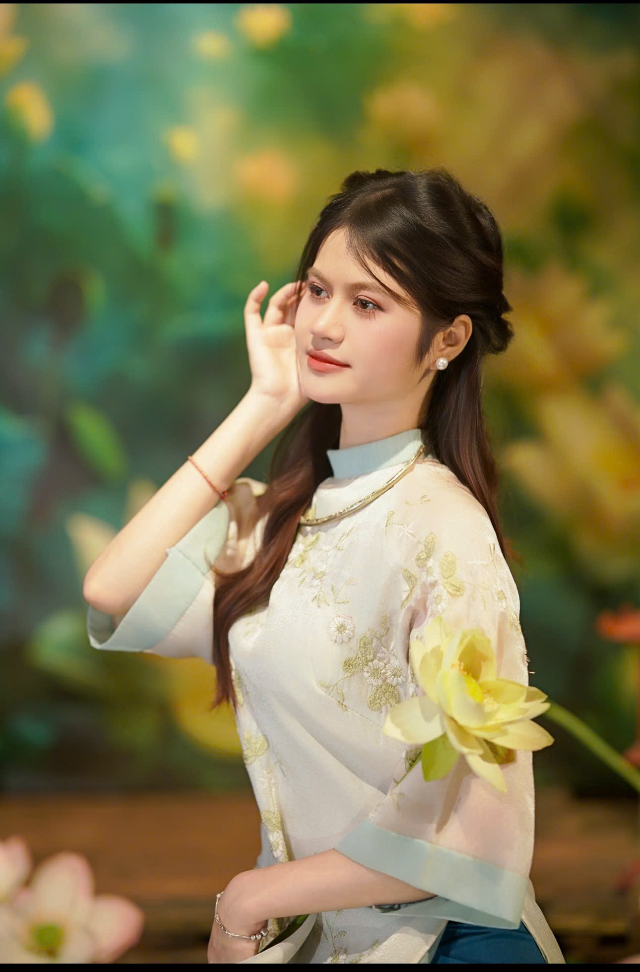 Áo dài trắng hoa cúc ( combo99-799)