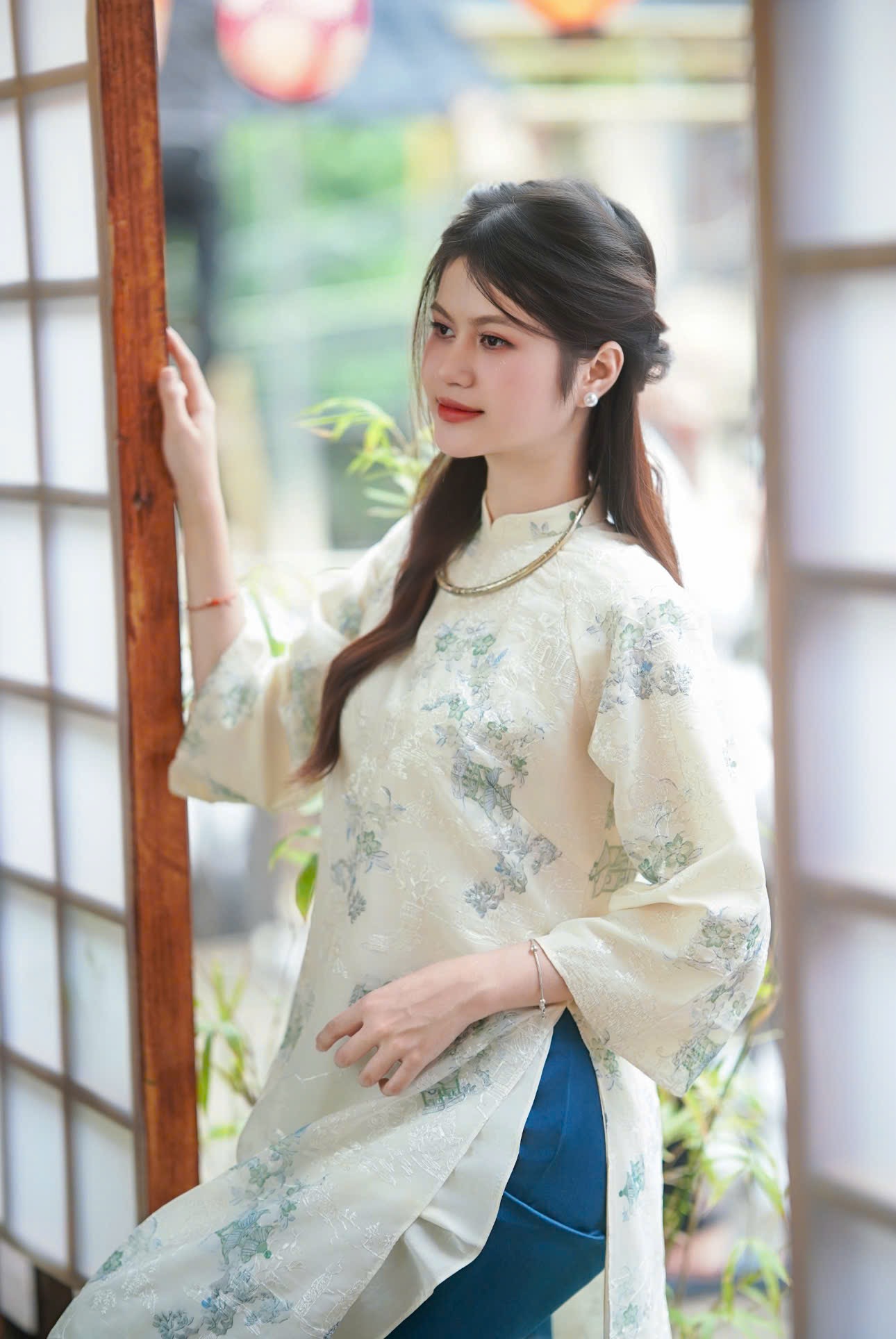 Áo dài kem hoa xanh (combo99-799)